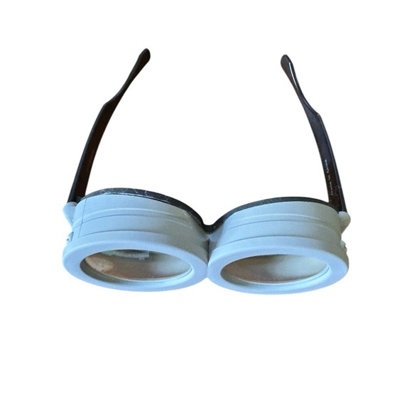 Kids Dress Up Bundle with Light Up Mask And Minion Goggles - Picture 7 of 7